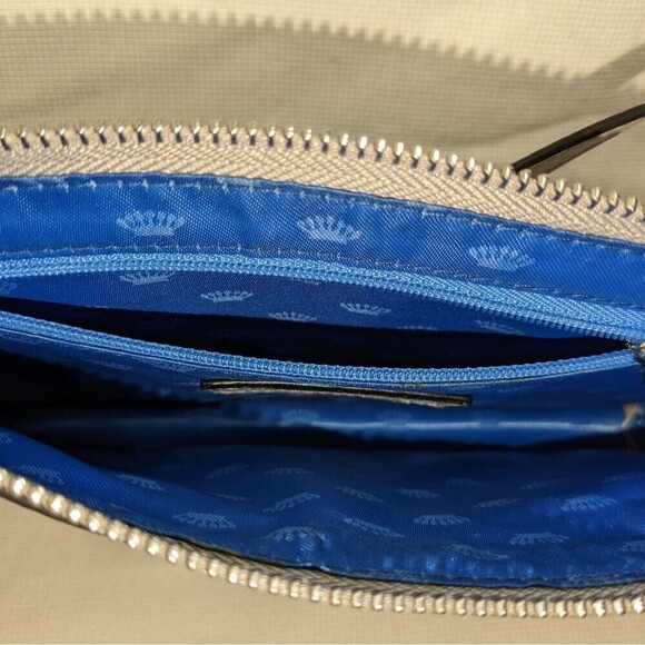 JUICY COUTURE GRAY AUDRINA SHOULDER BAG WRISTLET WITH TRI-COLOR STUDS. - Picture 7 of 8